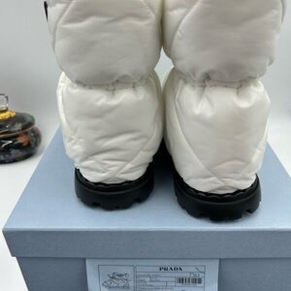 Women's Prada nylon quilted snow booties size 38.5 made in Italy - Picture 11 of 11